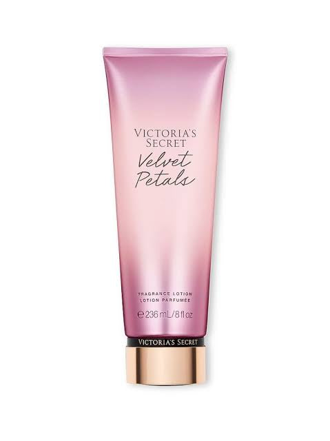 VICTORIA SECRET BODY LOTION VELVET PETALS FOR WOMAN  236ML